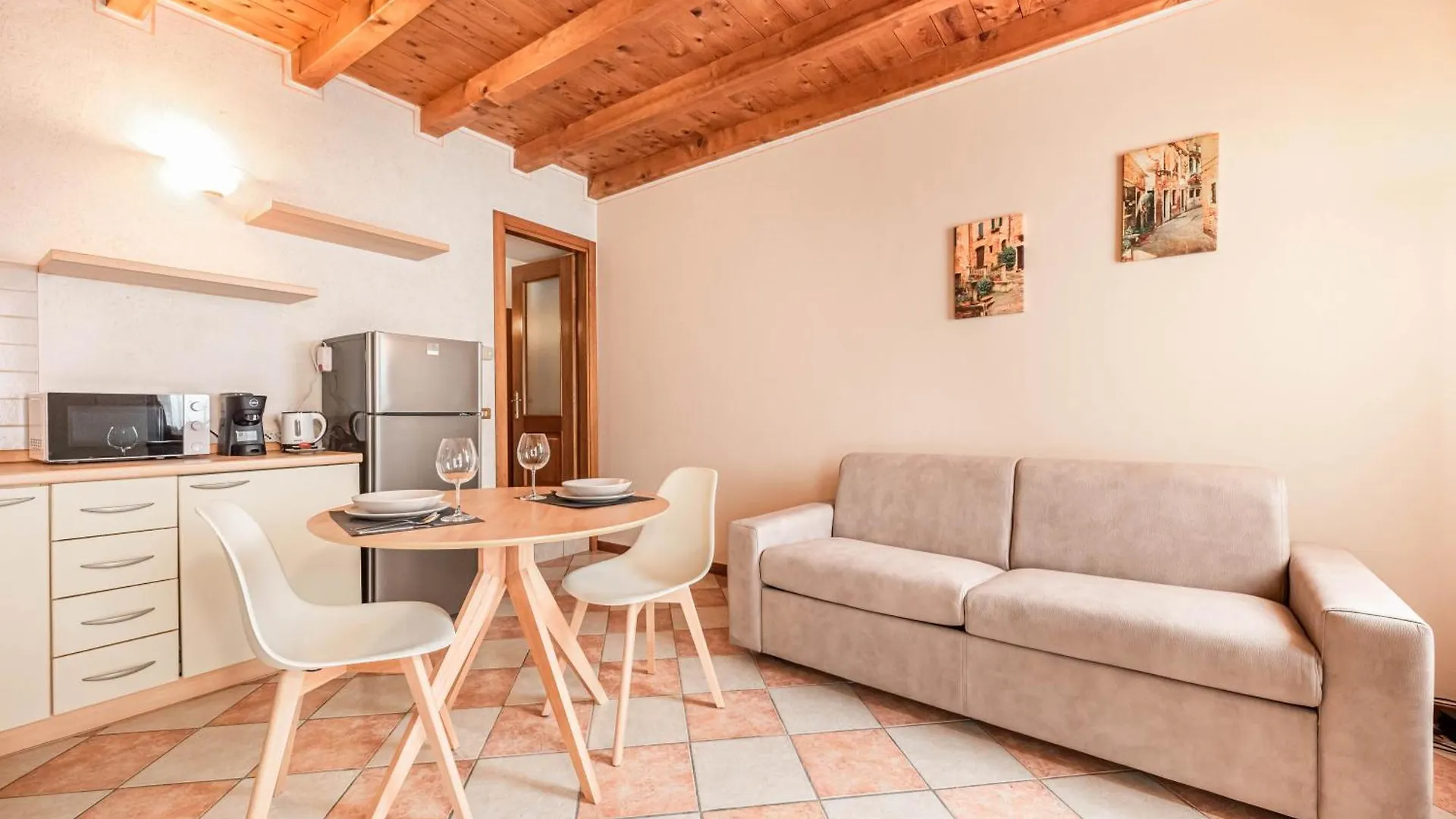 Italstay - Vescovo Elegant Courtyard 베로나 아파트
