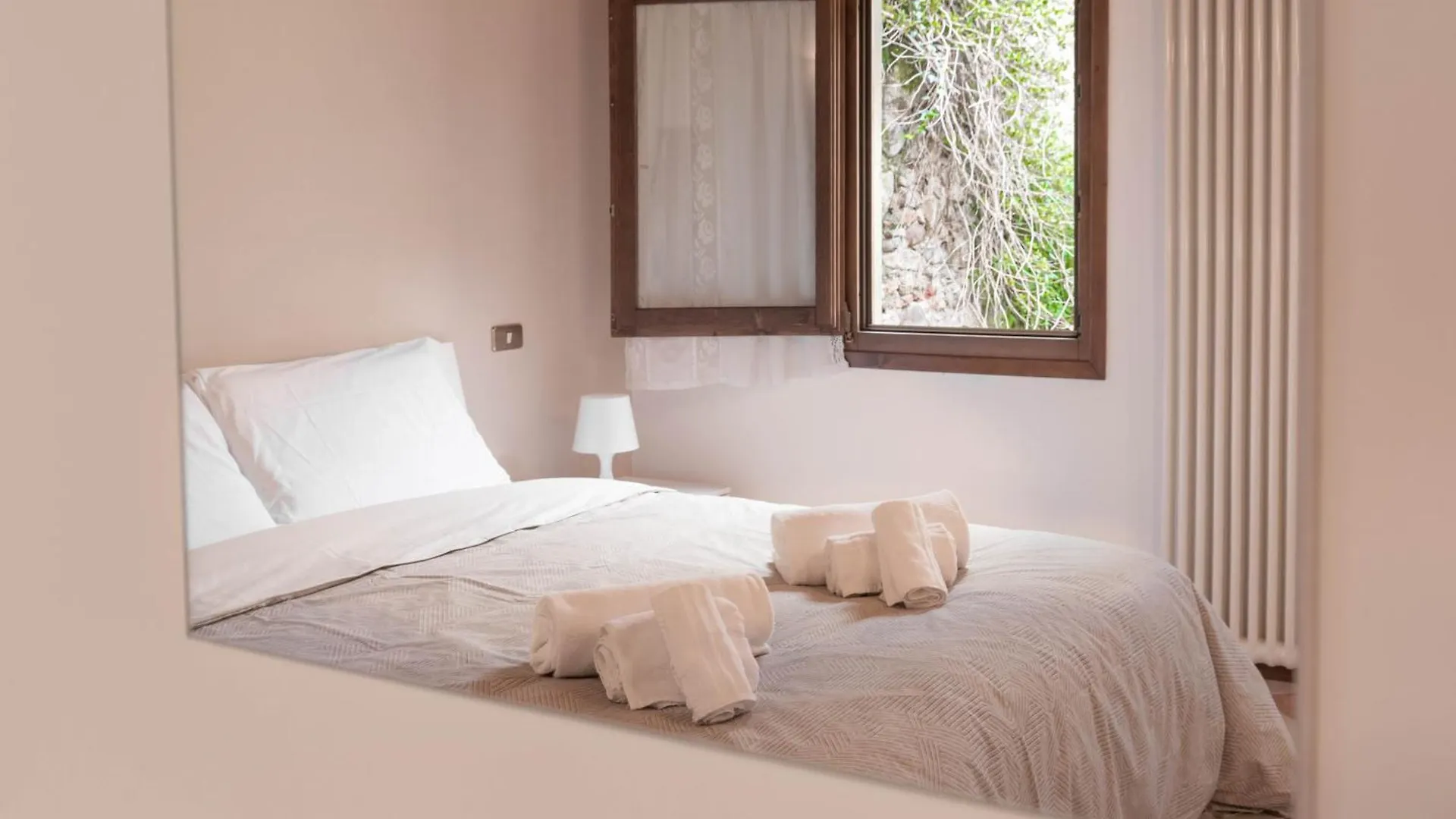 Italstay - Vescovo Elegant Courtyard 베로나