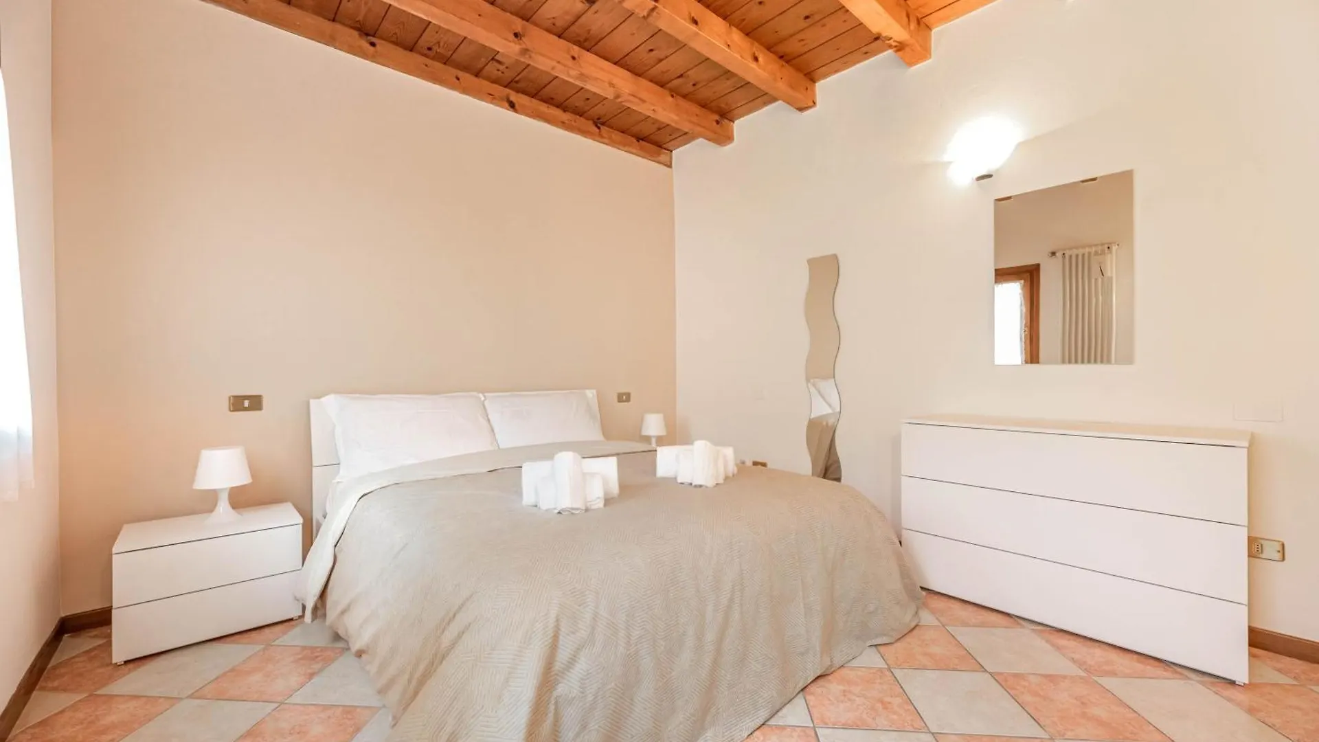 Italstay - Vescovo Elegant Courtyard 베로나 0*,